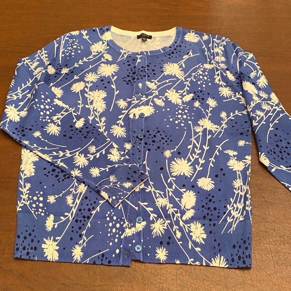💐Talbots Blue/ White/ Black Abstract Floral Charming Cardigan Sweater - Picture 3 of 11